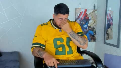 Snapshot of cristian_walker chatting on December 30, 12:42 pm cristian walker online show from December 30, 12:42 pm
