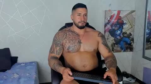 Snapshot of cristian_walker chatting on March 12, 11:33 pm cristian walker online show from March 12, 11:33 pm