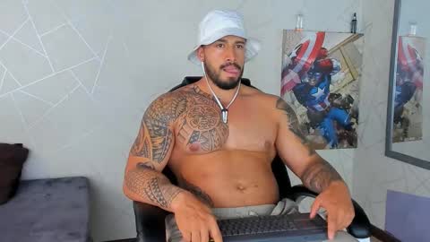 Snapshot of cristian_walker chatting on January 9, 12:19 pm cristian walker online show from January 9, 12:19 pm