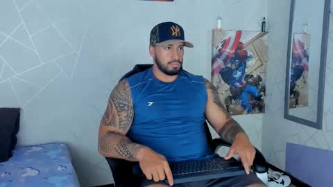 Snapshot of cristian_walker chatting on February 10, 12:29 pm cristian walker online show from February 10, 12:29 pm