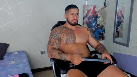 Snapshot of cristian_walker chatting on February 12, 9:43 pm cristian walker online show from February 12, 9:43 pm