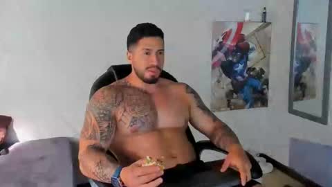 Snapshot of cristian_walker chatting on December 12, 9:04 pm cristian walker online show from December 12, 9:04 pm