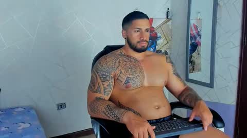 Snapshot of cristian_walker chatting on January 31, 11:13 am cristian walker online show from January 31, 11:13 am