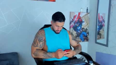 Snapshot of cristian_walker chatting on December 10, 12:23 am cristian walker online show from December 10, 12:23 am