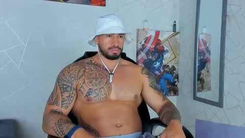 Snapshot of cristian_walker chatting on January 2, 12:13 pm cristian walker online show from January 2, 12:13 pm