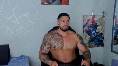 Snapshot of cristian_walker chatting on February 21, 11:01 am cristian walker online show from February 21, 11:01 am
