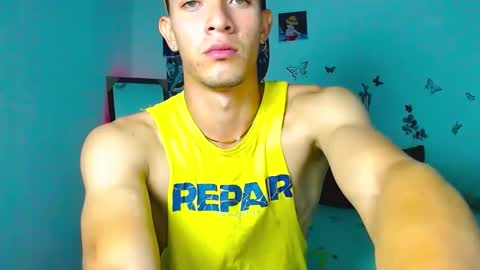 Snapshot of cristofer_hot98 chatting on February 19, 1:29 am Cristofer online show from February 19, 1:29 am