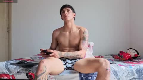 cristopher23  online show from May 13, 7:33 pm