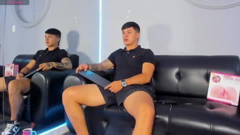 Snapshot of cristopher_strong chatting on January 9, 1:24 pm Cristopher online show from January 9, 1:24 pm