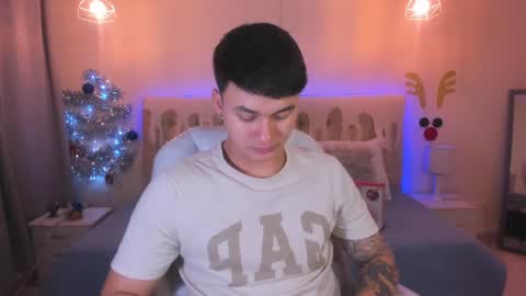 Snapshot of cristopher_strong chatting on December 7, 2:02 pm Cristopher online show from December 7, 2:02 pm