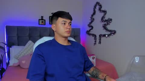 Snapshot of cristopher_strong chatting on January 8, 12:26 pm Cristopher online show from January 8, 12:26 pm