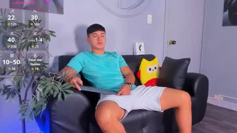 Snapshot of cristopher_strong chatting on September 18, 11:56 am Cristopher online show from September 18, 11:56 am