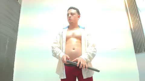 Snapshot of cristopher_travis chatting on October 2, 4:38 am CRISTOPHER online show from October 2, 4:38 am