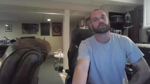 Snapshot of crm400 chatting on October 11, 12:47 am billybasement online show from October 11, 12:47 am