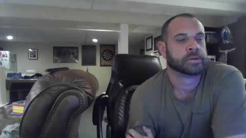 Snapshot of crm400 chatting on October 4, 12:48 am billybasement online show from October 4, 12:48 am