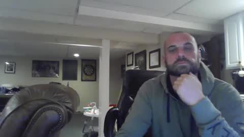 Snapshot of crm400 chatting on October 5, 1:42 am billybasement online show from October 5, 1:42 am