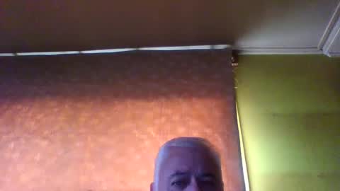 Snapshot of crmperez chatting on March 1, 7:04 pm crmperez online show from March 1, 7:04 pm