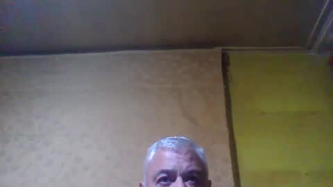 Snapshot of crmperez chatting on February 4, 12:19 am crmperez online show from February 4, 12:19 am