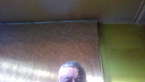 Snapshot of crmperez chatting on December 7, 11:23 pm crmperez online show from December 7, 11:23 pm