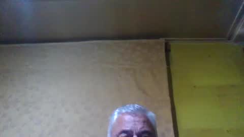 Snapshot of crmperez chatting on January 9, 1:39 am crmperez online show from January 9, 1:39 am