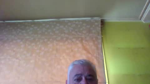 Snapshot of crmperez chatting on December 23, 6:16 pm crmperez online show from December 23, 6:16 pm