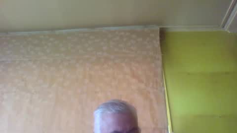 Snapshot of crmperez chatting on December 2, 8:09 pm crmperez online show from December 2, 8:09 pm