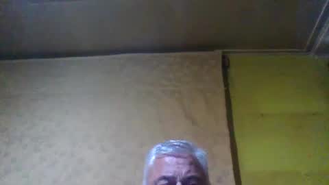 Snapshot of crmperez chatting on January 8, 1:42 am crmperez online show from January 8, 1:42 am