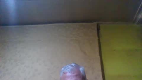 Snapshot of crmperez chatting on February 19, 2:01 am crmperez online show from February 19, 2:01 am