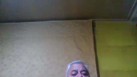Snapshot of crmperez chatting on December 19, 1:28 am crmperez online show from December 19, 1:28 am