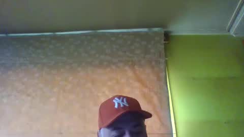 Snapshot of crmperez chatting on December 12, 9:15 pm crmperez online show from December 12, 9:15 pm