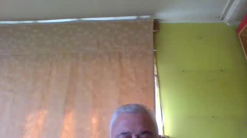 crmperez online show from March 30, 8:21 pm