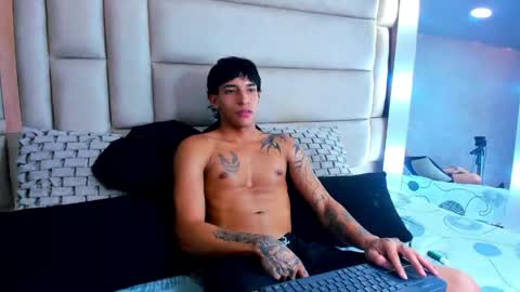 Croy online show from April 21, 1:42 am