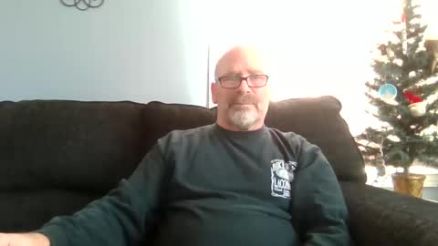 fun guy online show from December 24, 6:28 pm