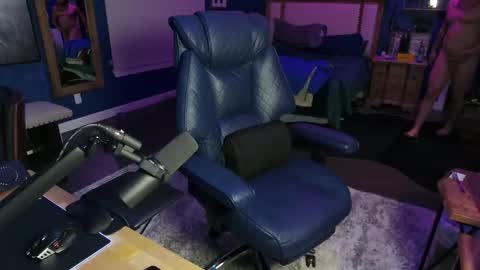 Crush Daddy online show from March 1, 9:20 am