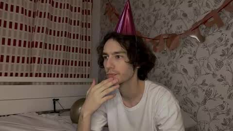 crybae0 online show from March 13, 9:43 pm