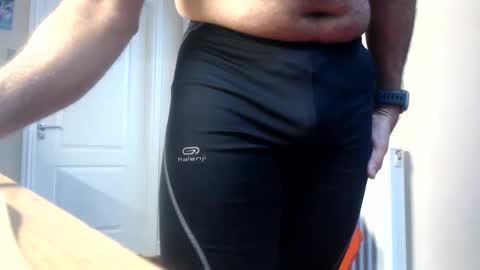 Snapshot of cucumberlad2018 chatting on December 7, 10:12 am Tips WellCUM - Hot Bi Curious - ask Privates online show from December 7, 10:12 am
