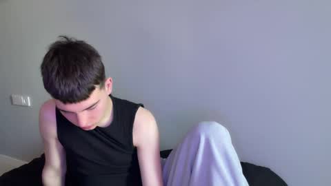 Max online show from April 22, 7:35 am