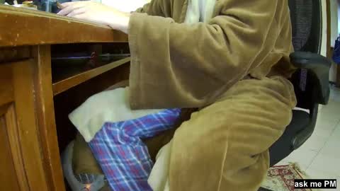 Leo online show from December 8, 1:03 pm