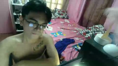 Snapshot of cum_boy69xx chatting on September 13, 3:29 am james online show from September 13, 3:29 am