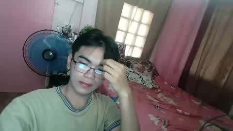 Snapshot of cum_boy69xx chatting on September 14, 5:31 am james online show from September 14, 5:31 am