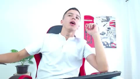 cumandres online show from October 16, 2:36 pm