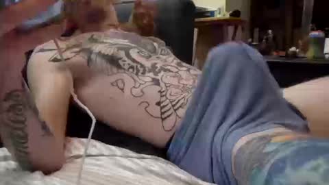 Snapshot of cumonover420 chatting on October 16, 12:40 am cumonover420 online show from October 16, 12:40 am