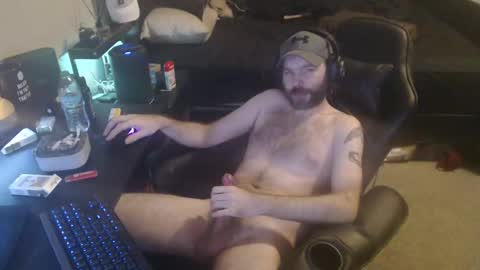 Snapshot of cumslinger2003 chatting on December 28, 7:11 am cumslinger2003 online show from December 28, 7:11 am