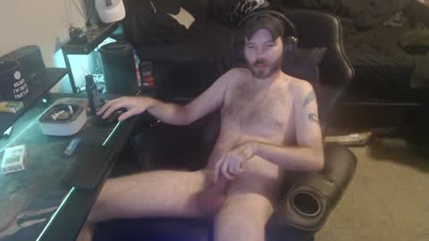 Snapshot of cumslinger2003 chatting on December 12, 7:30 am cumslinger2003 online show from December 12, 7:30 am