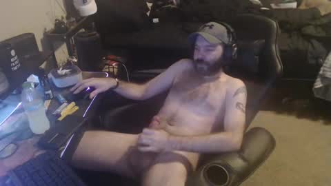Snapshot of cumslinger2003 chatting on January 6, 5:41 am cumslinger2003 online show from January 6, 5:41 am