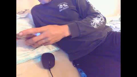 Snapshot of cumslutboi27 chatting on October 5, 5:11 am cumslutboi27 online show from October 5, 5:11 am