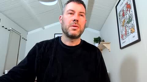 Snapshot of cupcakecreampie chatting on October 28, 1:52 am Adam online show from October 28, 1:52 am