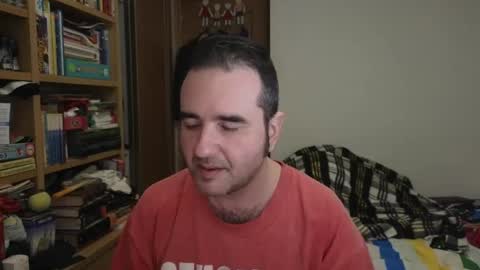 curiosillo1983 online show from April 18, 8:20 pm