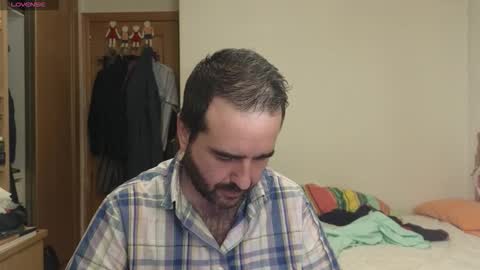 Snapshot of curiosillo1983 chatting on September 20, 12:49 pm curiosillo1983 online show from September 20, 12:49 pm