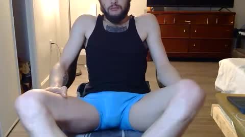 Snapshot of curiouss25 chatting on October 15, 6:21 am curiouss25 online show from October 15, 6:21 am